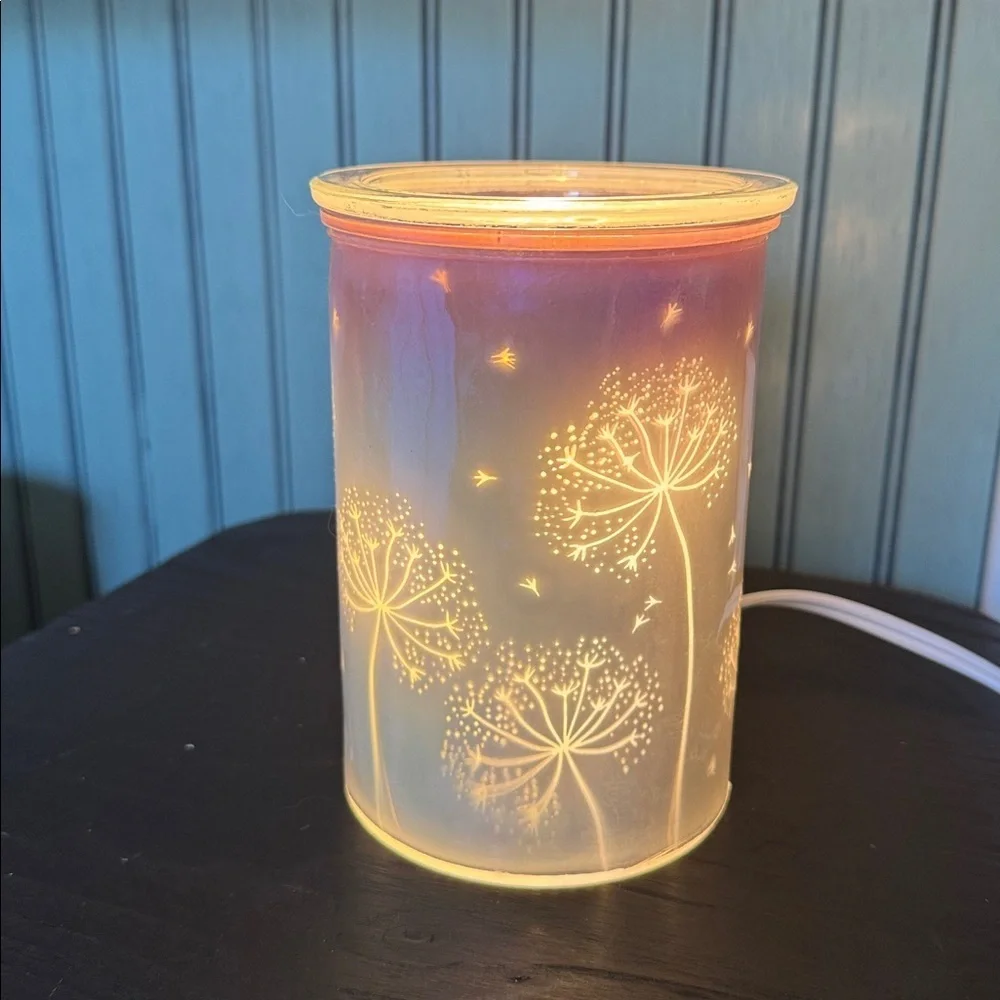 New Scentsy Cast Pink Electric Wax Warmer with  Spring Pack